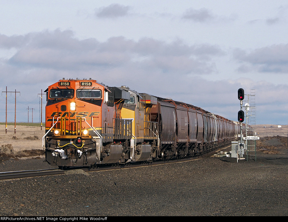 BNSF 8158